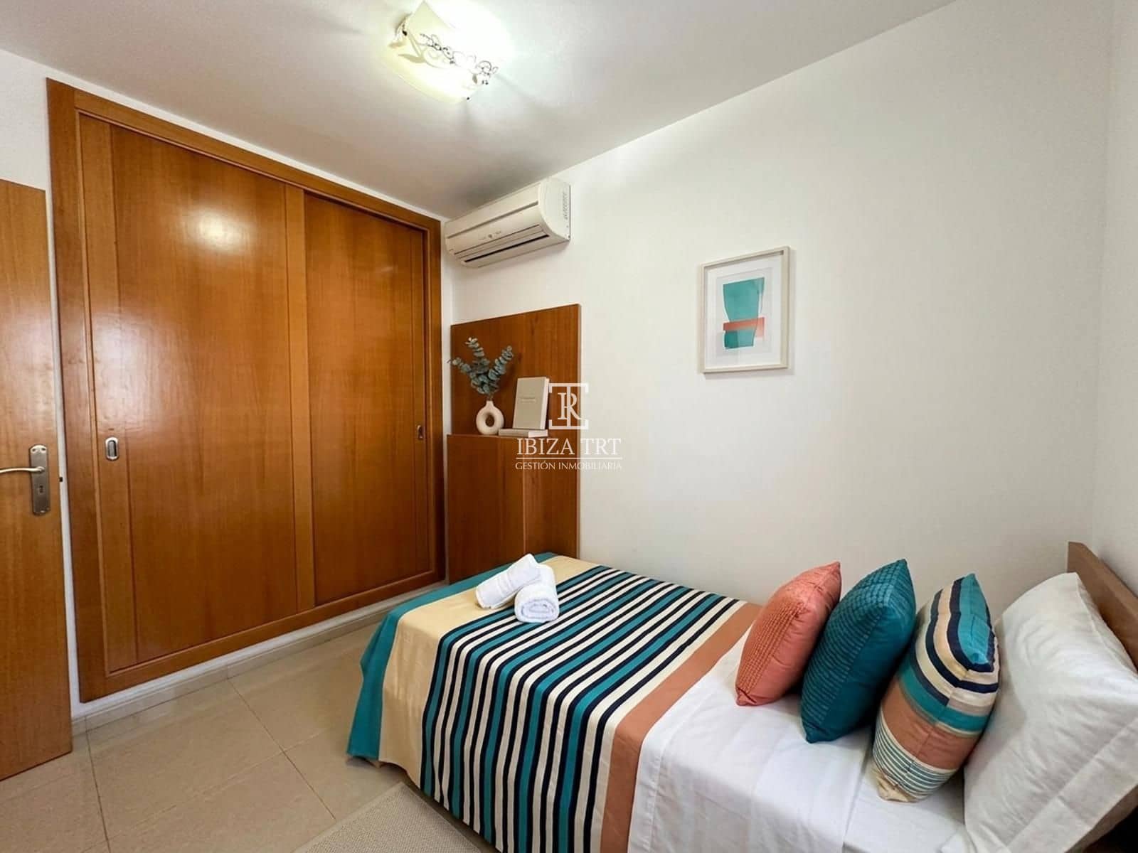 3 quarto Casa em Banda para venda em Cala d'en Bou com piscina garagem - 650 000 € (Ref: 10181657)