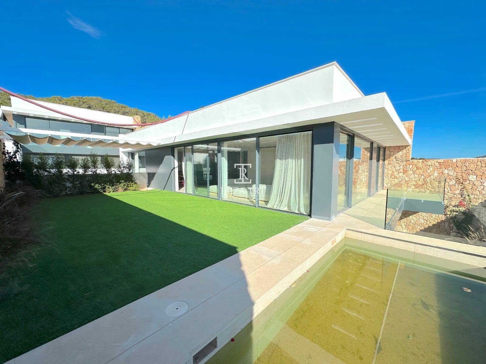 4 soverom Villa til salgs i Santa Eulalia / Santa Eularia med svømmebasseng garasje - € 2 350 000 (Ref: 6239802)