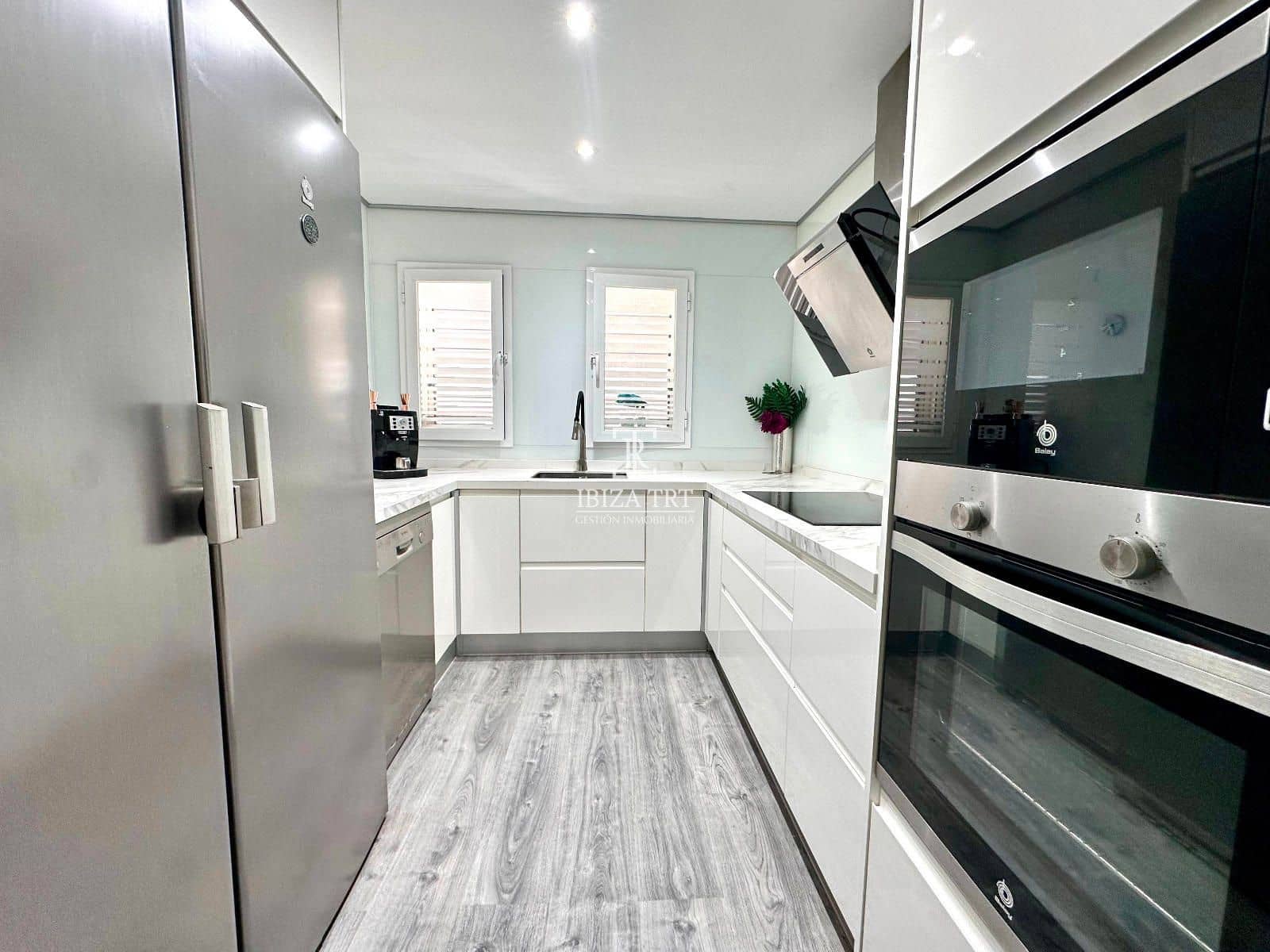 3 soverom Penthouse til salgs i Sant Antoni de Portmany med garasje - € 660 000 (Ref: 8996304)