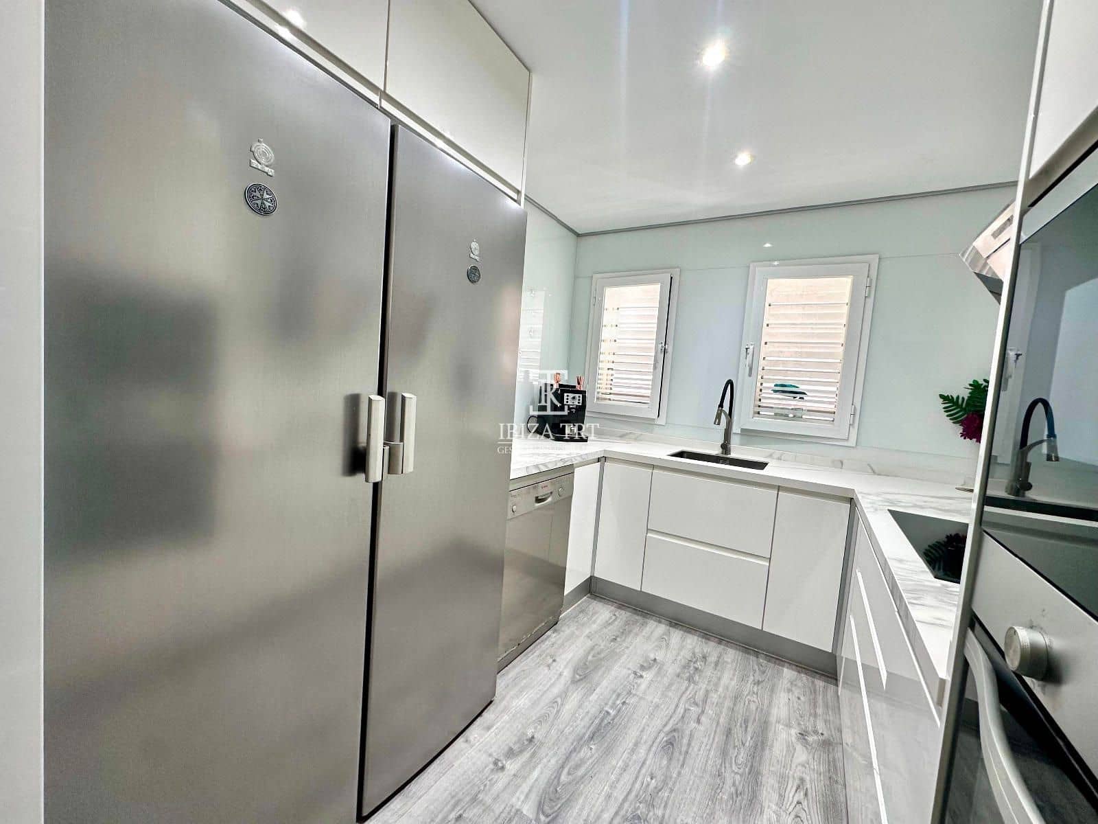 3 soverom Penthouse til salgs i Sant Antoni de Portmany med garasje - € 660 000 (Ref: 8996304)