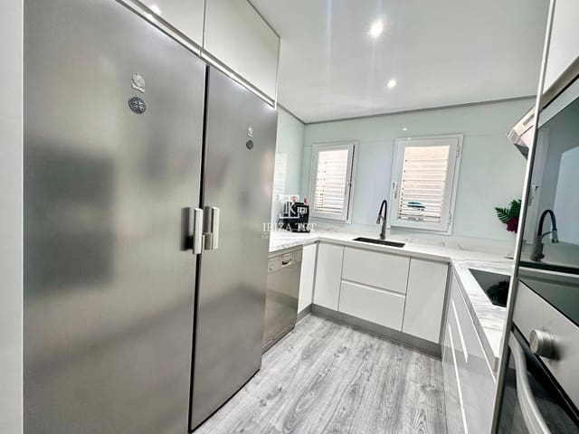 3 soveværelse Penthouse til salg i Sant Antoni de Portmany med garage - € 660.000 (Ref: 8996304)