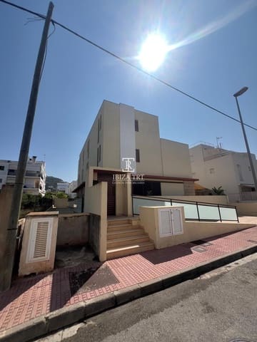 3 bedroom Townhouse for sale in Nuestra Señora de Jesus, Santa Eulalia / Santa Eularia with garage - € 695,000 (Ref: 9079719)