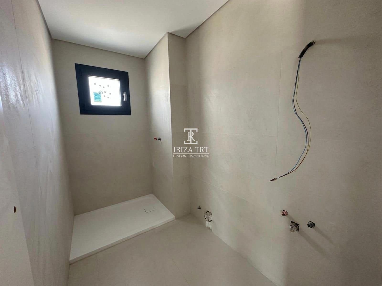 2 bedroom Penthouse for sale in Sant Antoni de Portmany with garage - € 530,000 (Ref: 9882441)