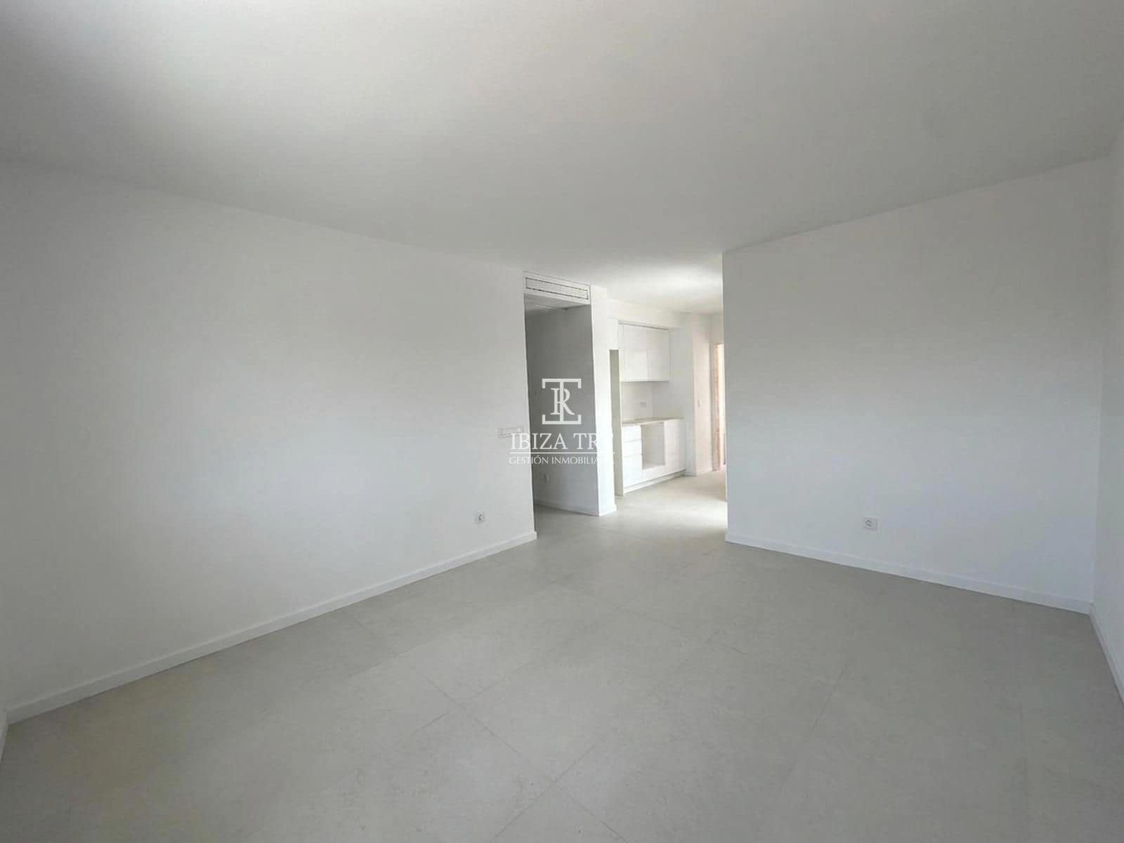 2 bedroom Flat for sale in Sant Antoni de Portmany with garage - € 450,000 (Ref: 9882442)
