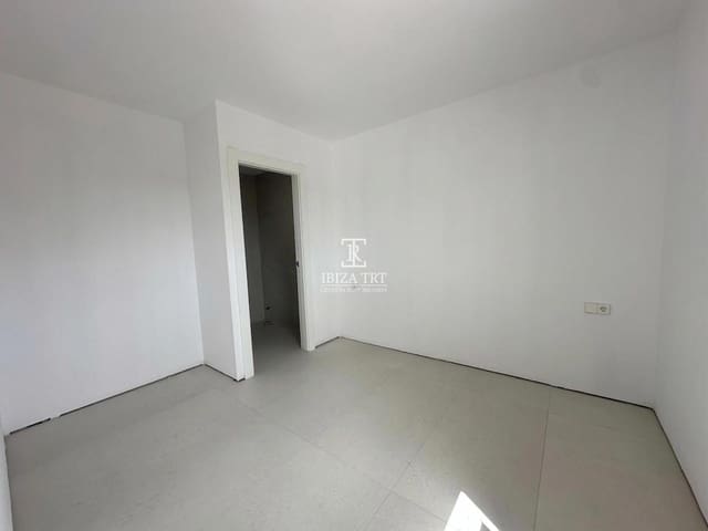 Piso de 2 habitaciones en Sant Antoni de Portmany en venta con garaje - 450.000 € (Ref: 9882442)