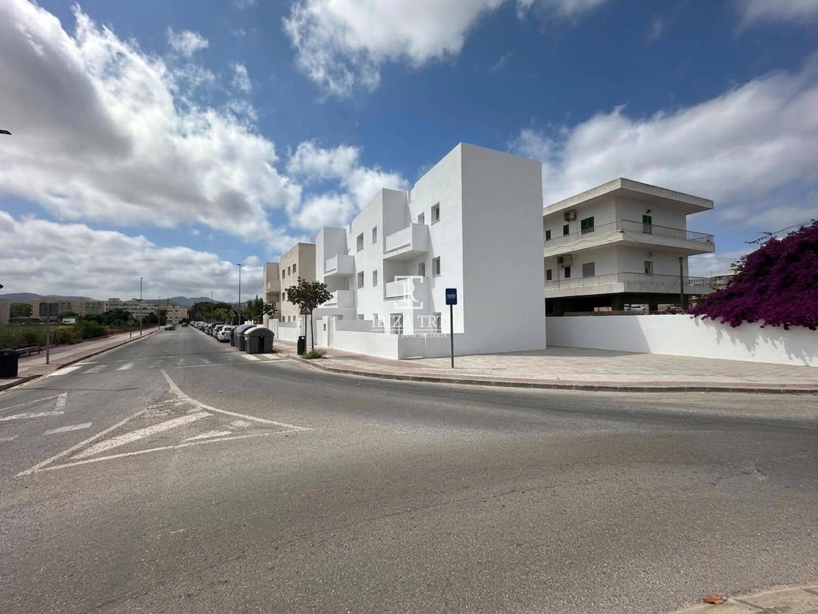 2 bedroom Flat for sale in Sant Antoni de Portmany with garage - € 450,000 (Ref: 9882443)