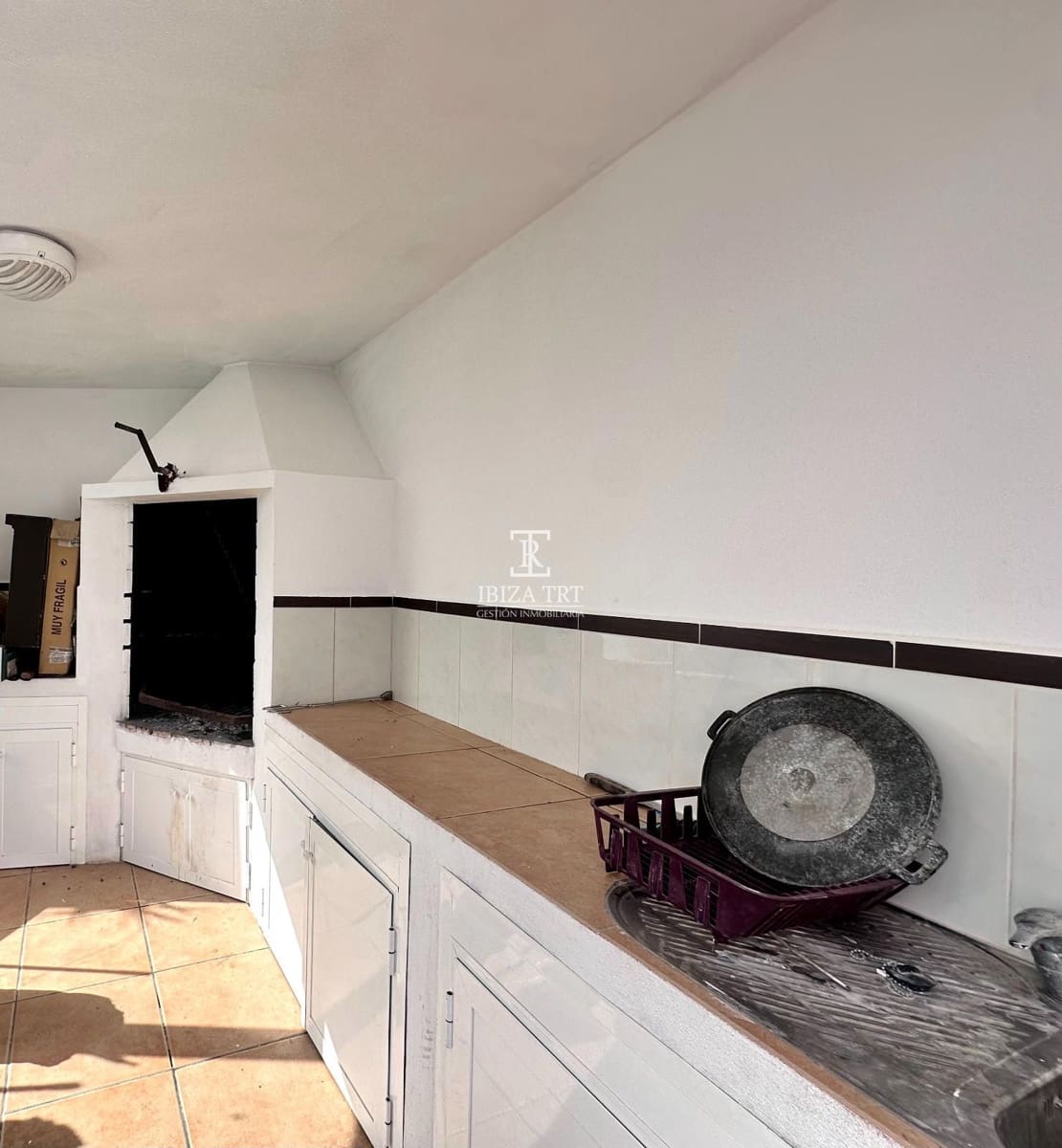4 slaapkamer Villa te koop in Cala d'en Bou met zwembad garage - € 1.350.000 (Ref: 9991823)