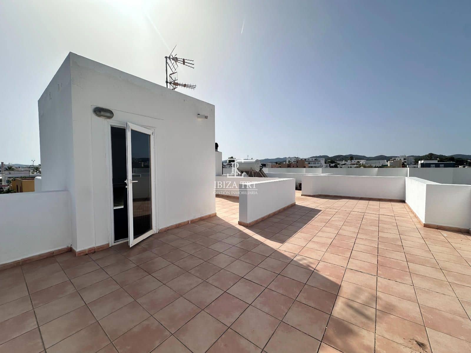 4 slaapkamer Villa te koop in Cala d'en Bou met zwembad garage - € 1.350.000 (Ref: 9991823)