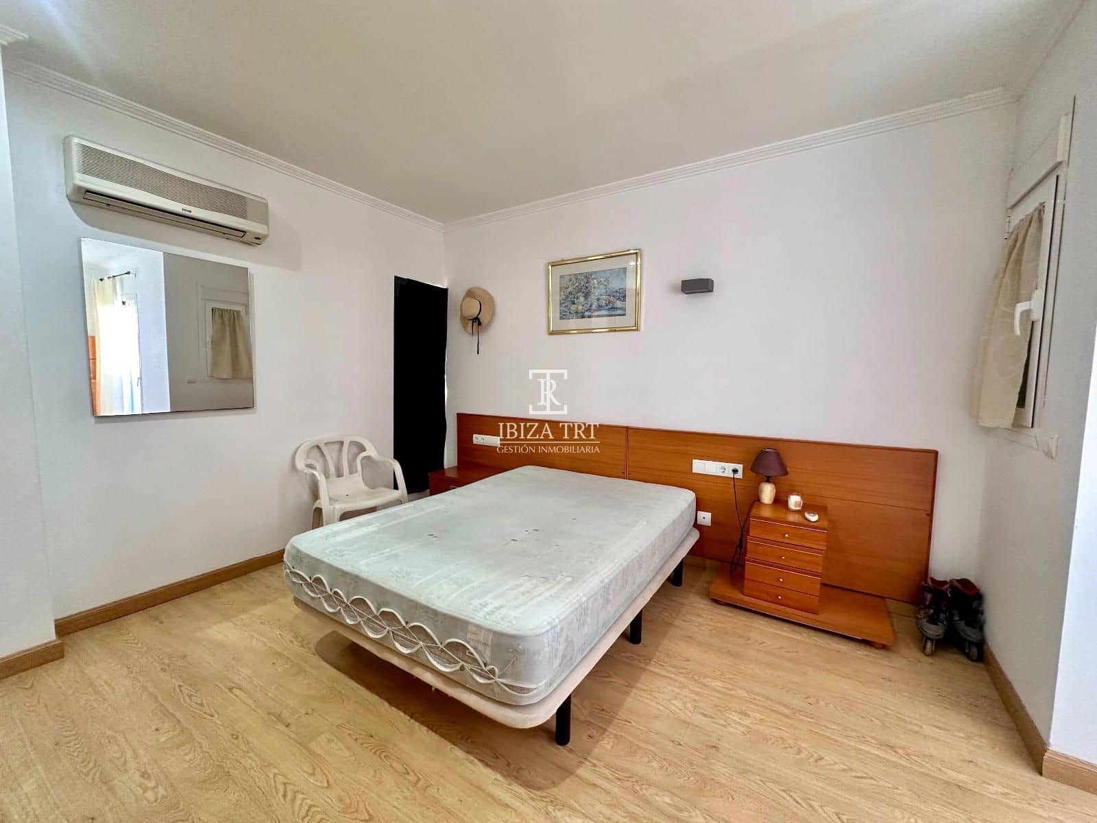 4 slaapkamer Villa te koop in Cala d'en Bou met zwembad garage - € 1.350.000 (Ref: 9991823)