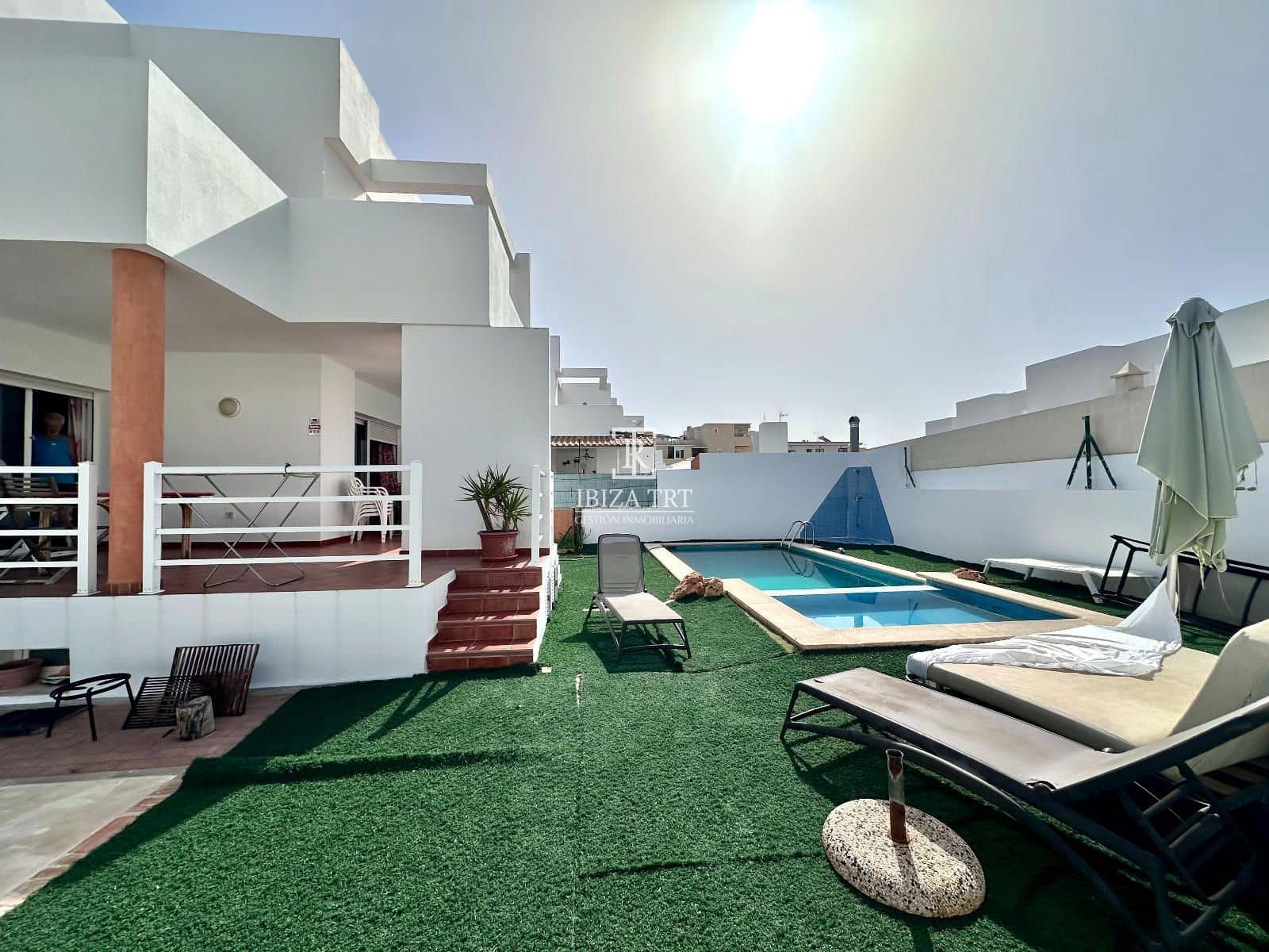4 slaapkamer Villa te koop in Cala d'en Bou met zwembad garage - € 1.350.000 (Ref: 9991823)