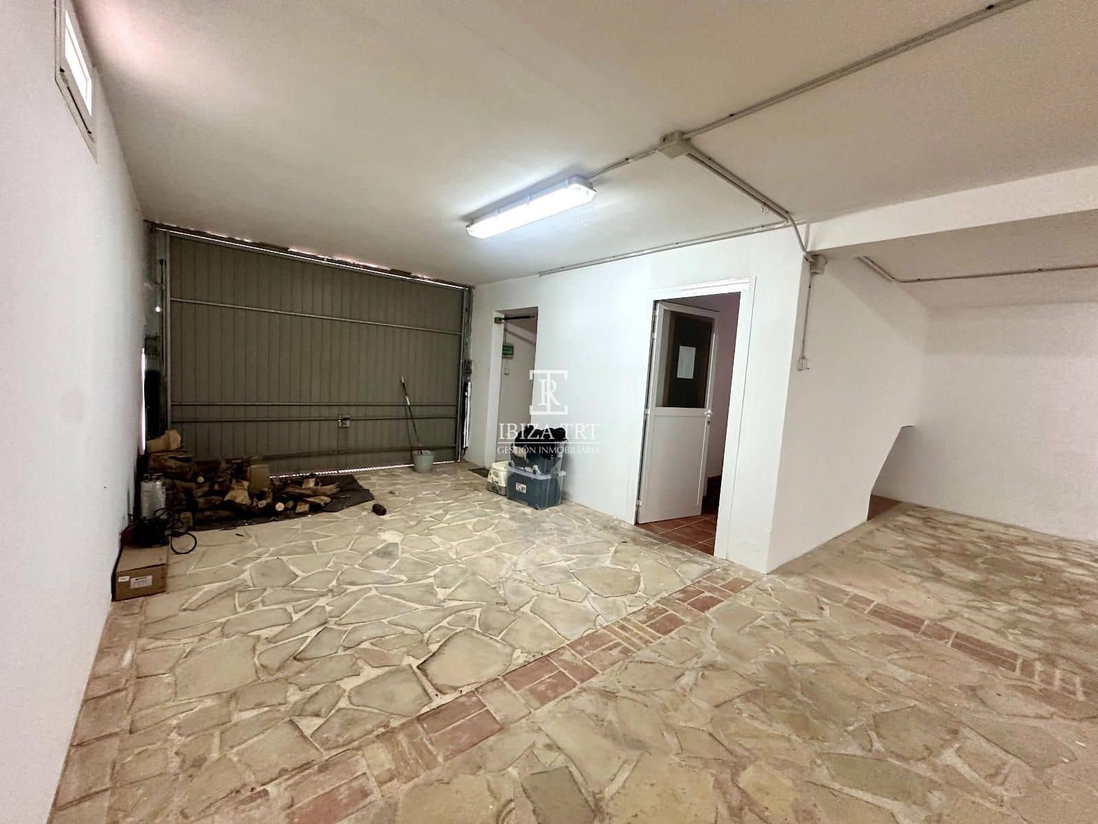 4 slaapkamer Villa te koop in Cala d'en Bou met zwembad garage - € 1.350.000 (Ref: 9991823)