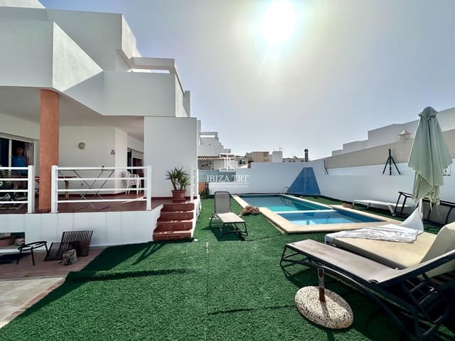 4 slaapkamer Villa te koop in Cala d'en Bou, San Jose / Sant Josep de Sa Talaia met zwembad garage - € 1.350.000 (Ref: 9991823)