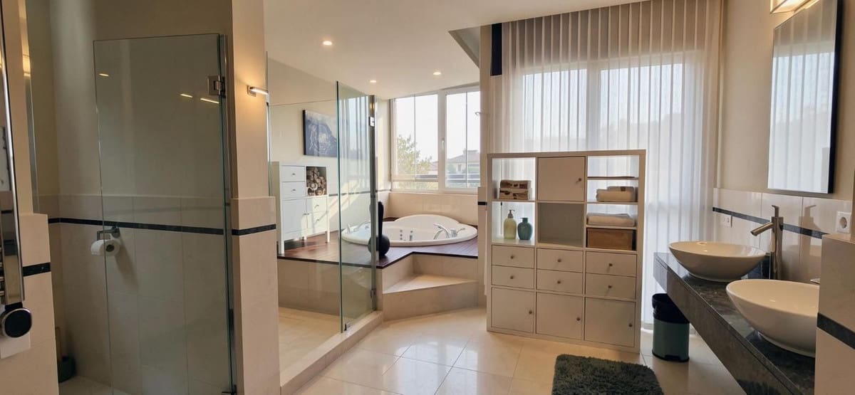 Casa de 5 habitaciones en Golden Mile en alquiler con piscina garaje - 13.000 € (Ref: 10016090)