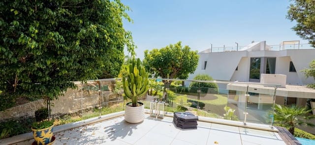 5 bedroom Townhouse for rent in Sierra Blanca, Marbella with pool garage - € 13,000 (Ref: 10016090)