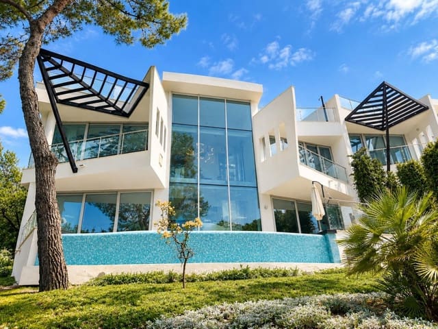 5 bedroom Townhouse for rent in Sierra Blanca, Marbella with pool garage - € 13,000 (Ref: 10016090)