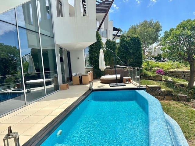 5 bedroom Townhouse for rent in Sierra Blanca, Marbella with pool garage - € 13,000 (Ref: 10016090)
