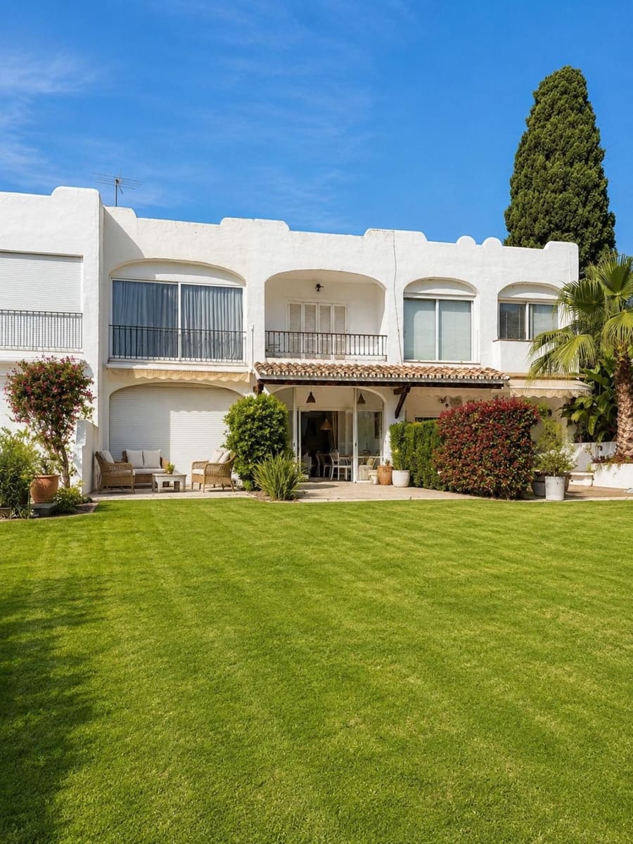 3 chambre Maison de Ville à vendre à Marbella avec piscine garage - 795 000 € (Ref: 10026232)