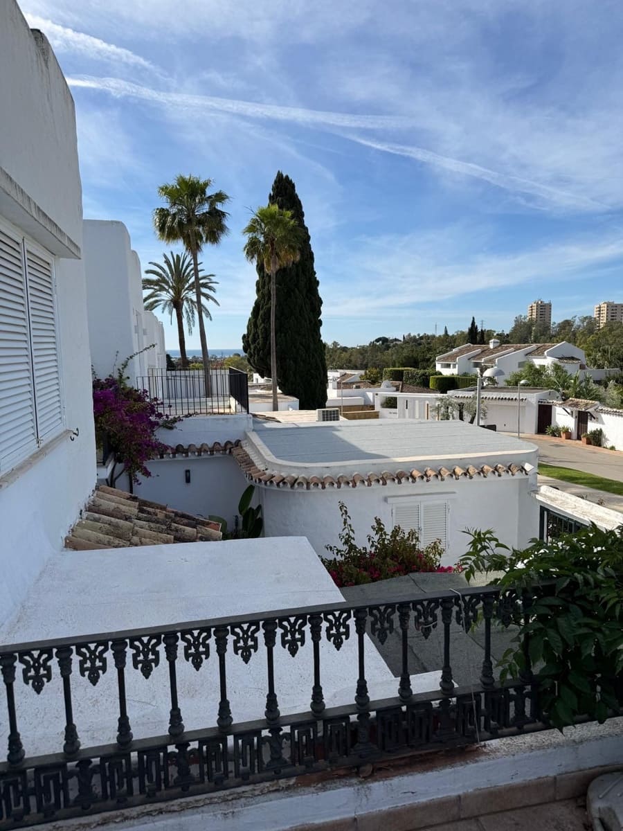 3 bedroom Terraced Villa for sale in Nueva Andalucia with pool garage - € 795,000 (Ref: 10026232)