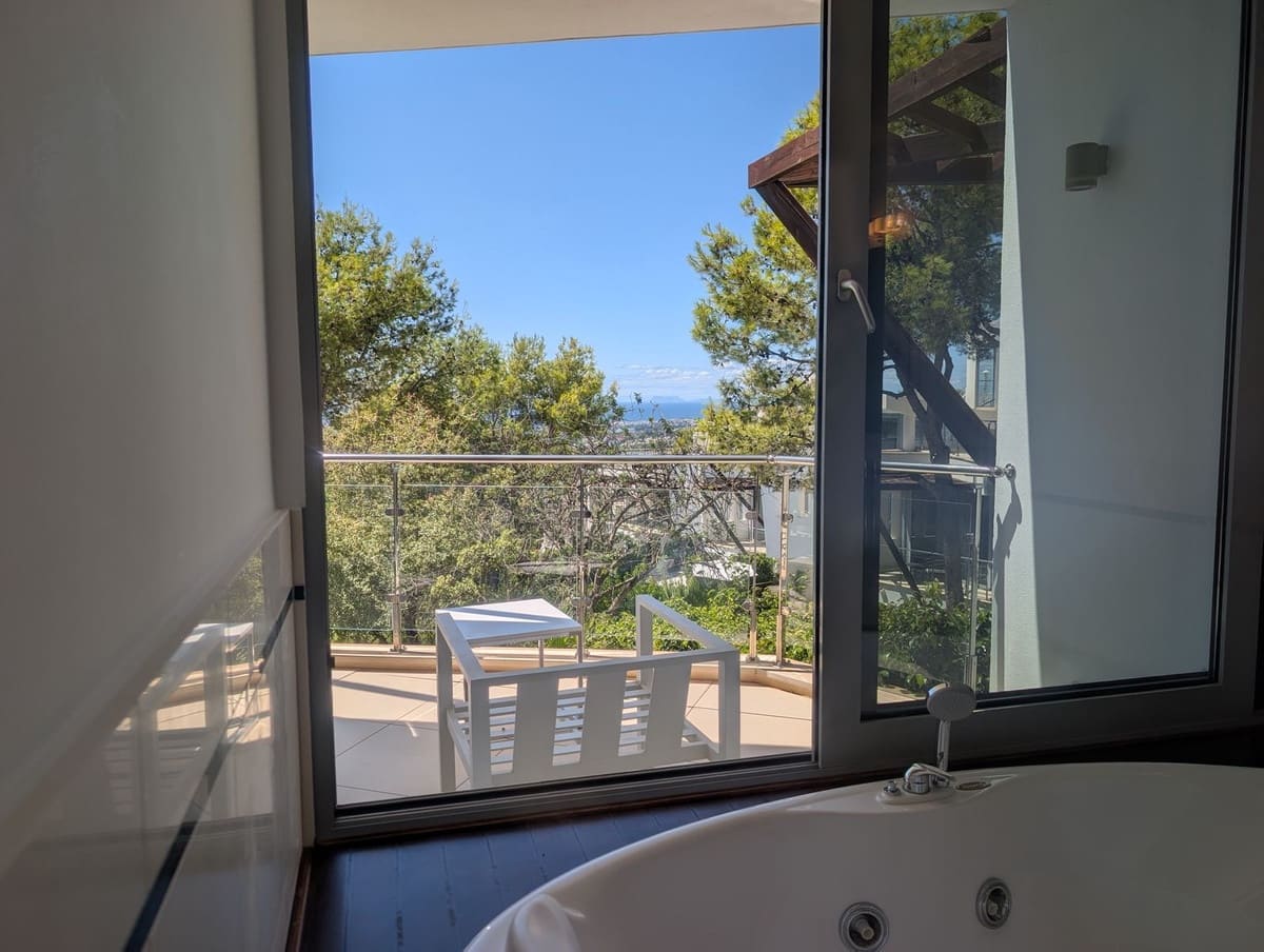 5 bedroom Semi-detached Villa for rent in Golden Mile with pool garage - € 15,000 (Ref: 10026600)