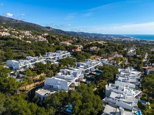 Villa/Maison Semi-Mitoyenne de 5 chambres à louer à Sierra Blanca, Marbella avec piscine garage - 13 900 € (Ref: 10026600)