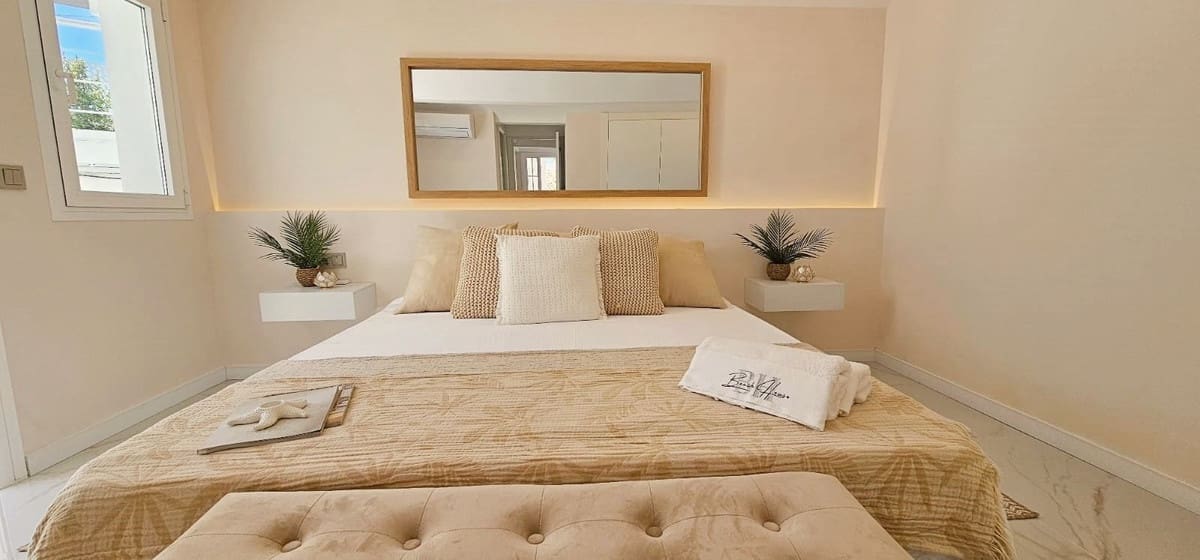3 sovrum Semi-fristående Villa att hyra i Bahia Dorada med pool garage - 7 500 € (Ref: 10030931)