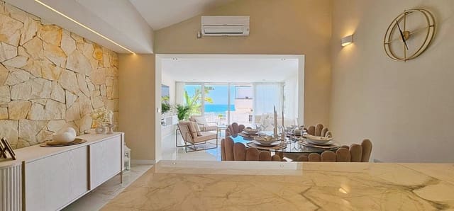 3 bedroom Semi-detached Villa for rent in Bahía Dorada, Estepona - € 7,500 (Ref: 10030931)