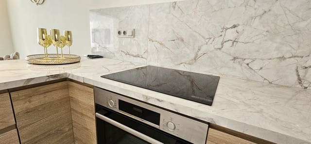 3 bedroom Semi-detached Villa for rent in Bahía Dorada, Estepona - € 7,500 (Ref: 10030931)