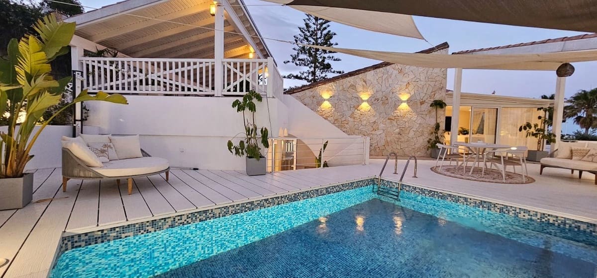 3 sovrum Semi-fristående Villa att hyra i Bahia Dorada med pool garage - 7 500 € (Ref: 10030931)
