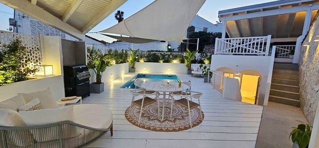 3 bedroom Semi-detached Villa for rent in Bahía Dorada, Estepona - € 7,500 (Ref: 10030931)