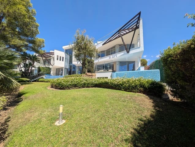 5 sovrum Semi-fristående Villa till salu i Sierra Blanca, Marbella med pool garage - 3 300 000 € (Ref: 10039082)