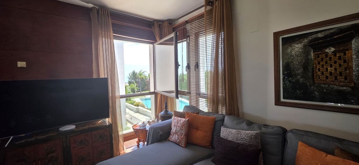 3 bedroom Townhouse for sale in Benahavis with pool garage - € 925,000 (Ref: 10051950)