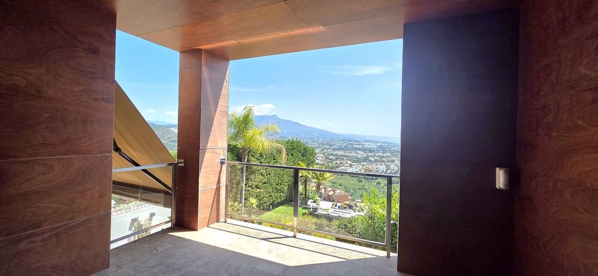 3 bedroom Townhouse for sale in Benahavis with pool garage - € 925,000 (Ref: 10051950)