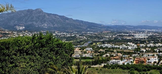 3 chambre Villa/Maison Semi-Mitoyenne à vendre à Benahavís avec piscine garage - 925 000 € (Ref: 10051950)