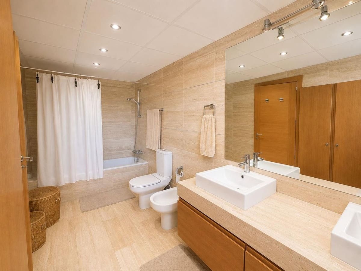 3 bedroom Townhouse for sale in Benahavis with pool garage - € 925,000 (Ref: 10051950)