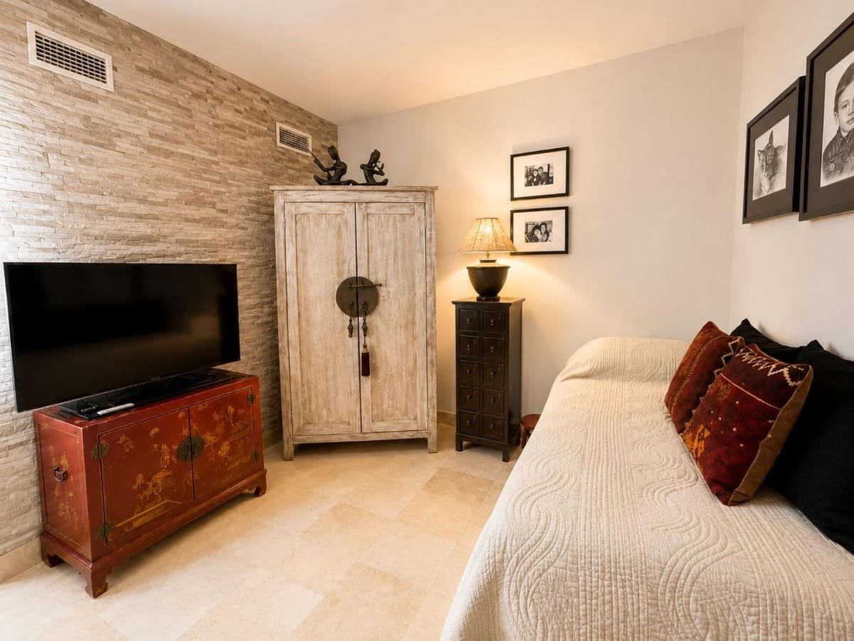 3 bedroom Townhouse for sale in Benahavis with pool garage - € 925,000 (Ref: 10051950)