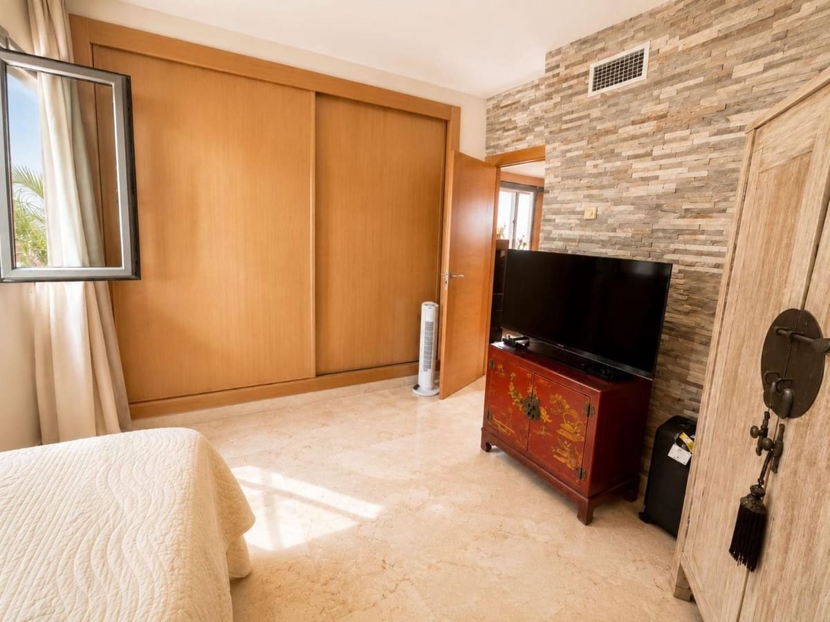 3 bedroom Townhouse for sale in Benahavis with pool garage - € 925,000 (Ref: 10051950)