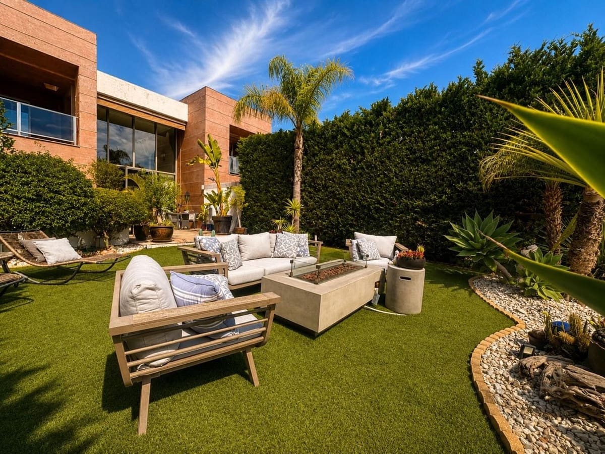 3 bedroom Townhouse for sale in Benahavis with pool garage - € 925,000 (Ref: 10051950)