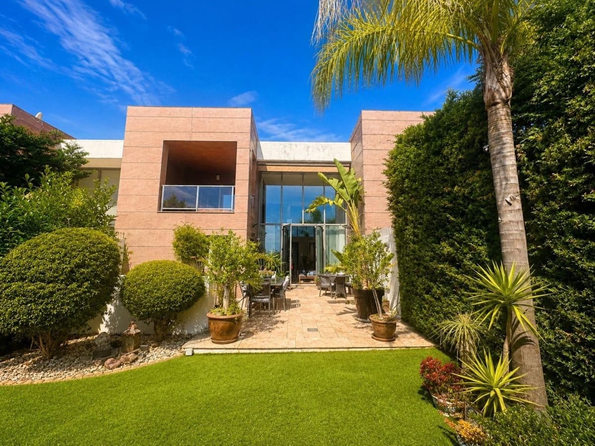 3 bedroom Townhouse for sale in Benahavis with pool garage - € 925,000 (Ref: 10051950)