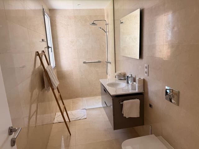 4 sypialnia Willa do wynajęcia w Marbella z basenem garażem - 14 000 € (Ref: 10120402)