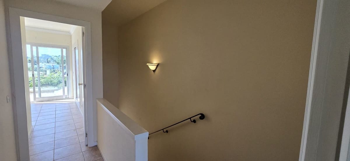 3 soveværelse Rækkehus til salg i Nueva Andalucia med swimmingpool garage - € 635.000 (Ref: 10155420)