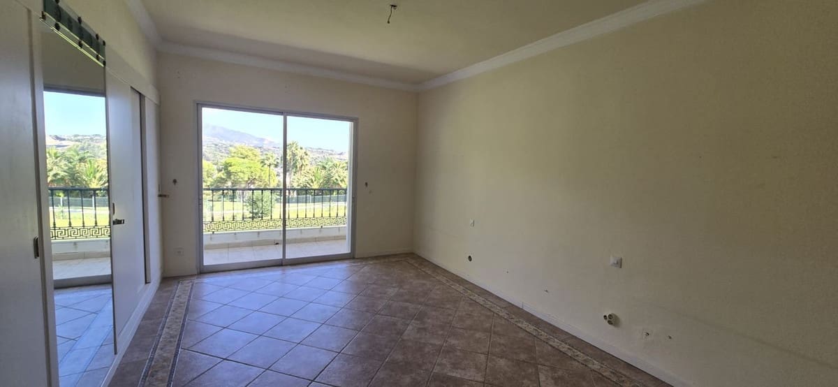 3 soveværelse Rækkehus til salg i Nueva Andalucia med swimmingpool garage - € 635.000 (Ref: 10155420)