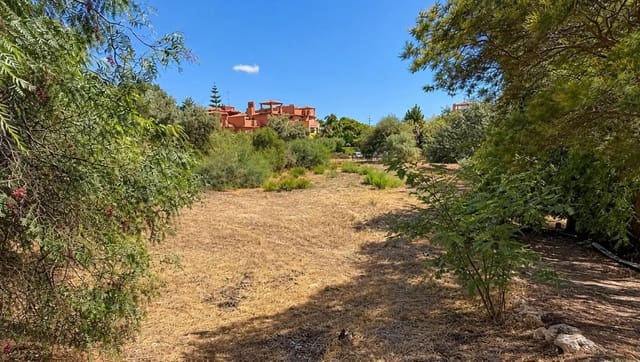 Byggetomt til salgs i Las Chapas, Marbella - € 1 650 000 (Ref: 10155735)