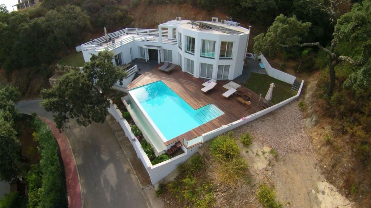 3 bedroom Villa for sale in La Mairena with pool garage - € 1,295,000 (Ref: 10156114)