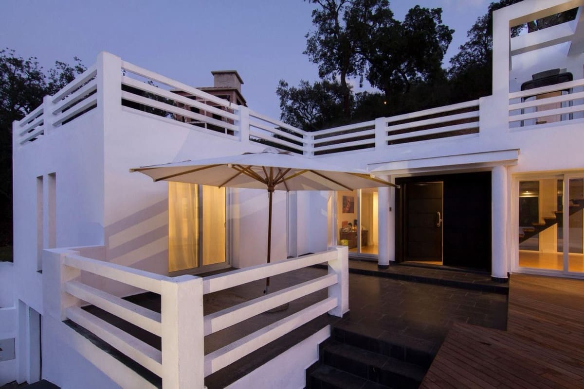 Villa/Maison de 3 chambres à louer à La Mairena avec piscine garage - 5 500 € (Ref: 10156115)