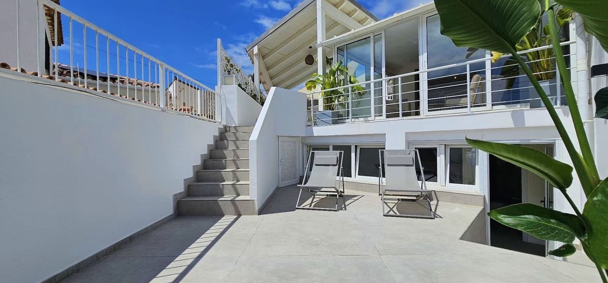 Apartamento Playa de 1 habitación en Bahía Dorada en alquiler con piscina garaje - 1.150 € (Ref: 10175536)