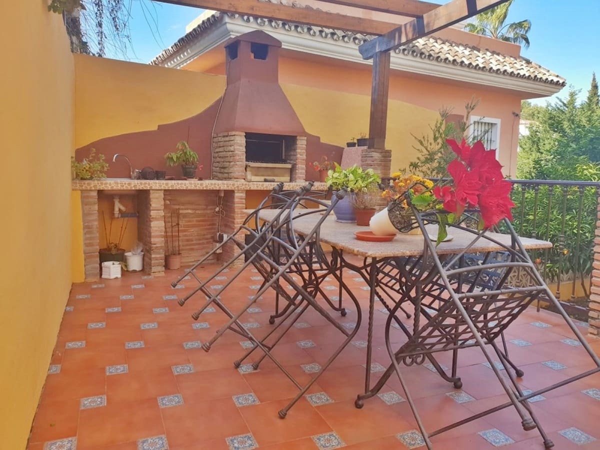 Chalet de 5 habitaciones en Nueva Andalucia en venta con piscina garaje - 1.495.000 € (Ref: 6147437)