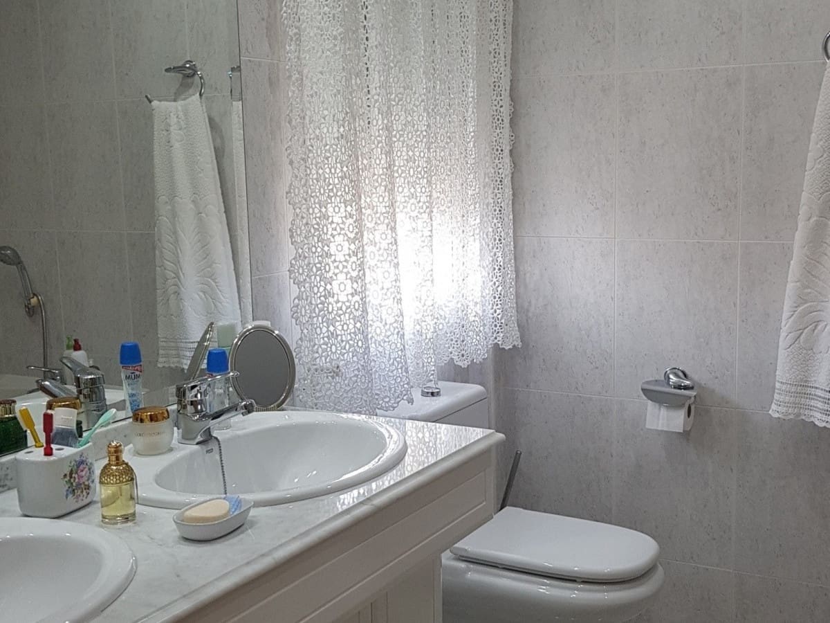 5 soverom Villa til salgs i Nueva Andalucia med svømmebasseng garasje - € 1 495 000 (Ref: 6147437)