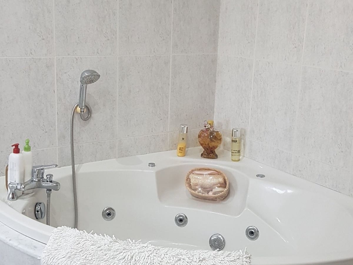 5 soverom Villa til salgs i Nueva Andalucia med svømmebasseng garasje - € 1 495 000 (Ref: 6147437)