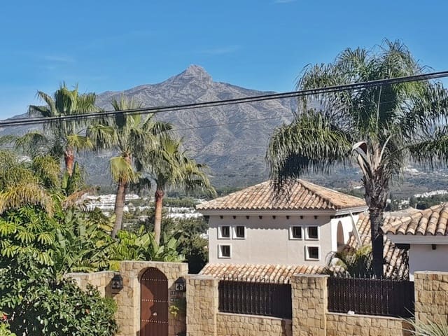 5 slaapkamer Villa te koop in Nueva Andalucia, Marbella met zwembad garage - € 1.495.000 (Ref: 6147437)