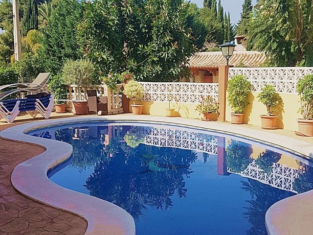 5 slaapkamer Villa te koop in Nueva Andalucia, Marbella met zwembad garage - € 1.495.000 (Ref: 6147437)